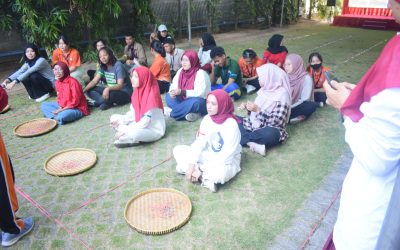 Introducing Indonesian Traditional Games to International Students